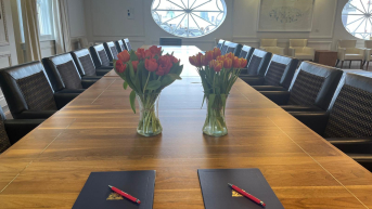 Photo of signing mou with Ottawa