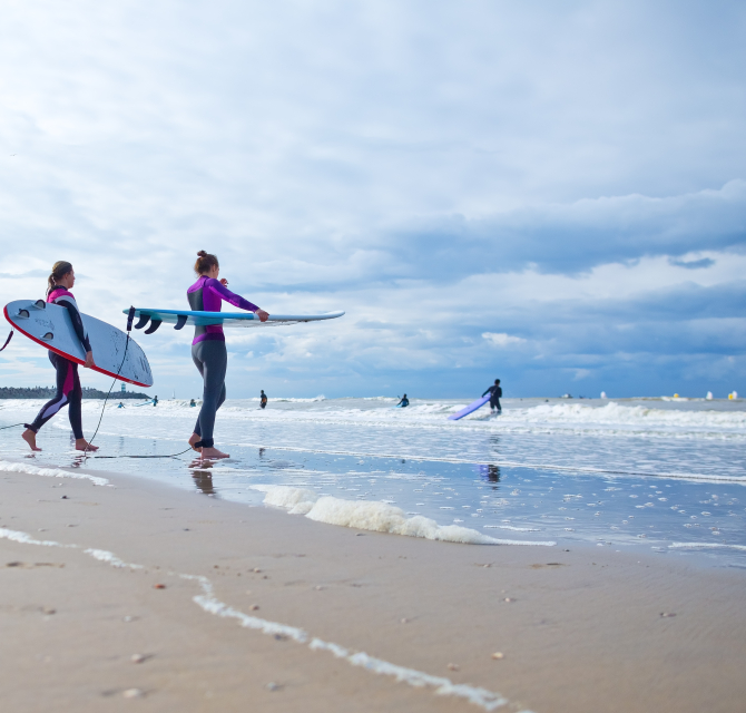 Scheveningen surfers
