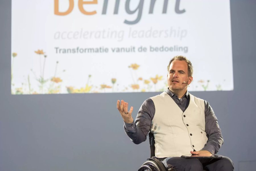 Spreker veerkracht Niek van den Adel