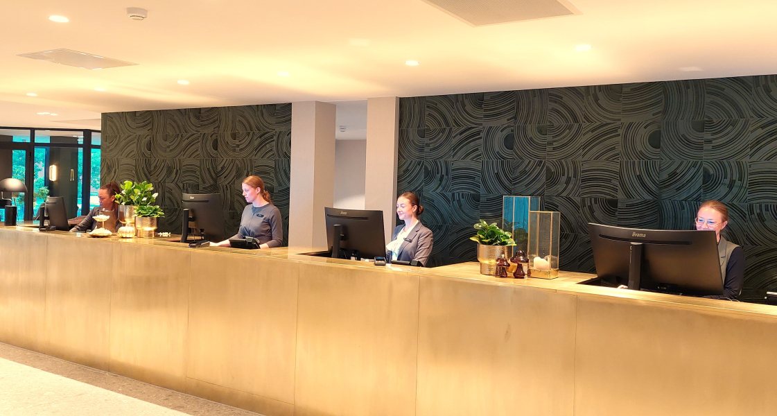Front Office Van de Valk