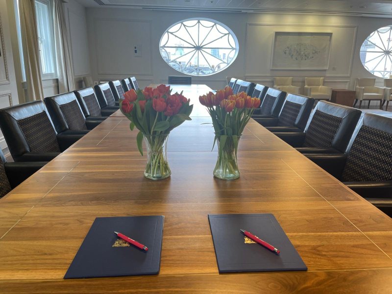 Photo of signing mou with Ottawa