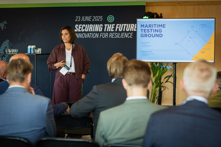 speaker presenting maritime cybersecurity