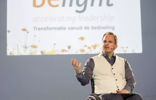 Spreker veerkracht Niek van den Adel