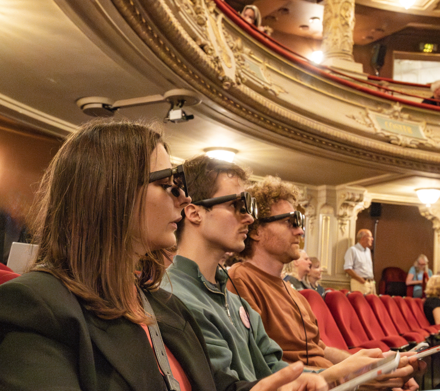 AI glasses of LiveText translates performances in 223 languages 