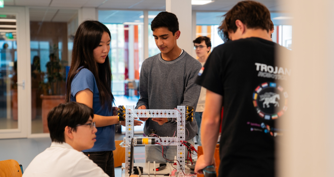 European Robotics League (ERL).The Flying Dutchman (from American School of The Hague in Wassenaar) 