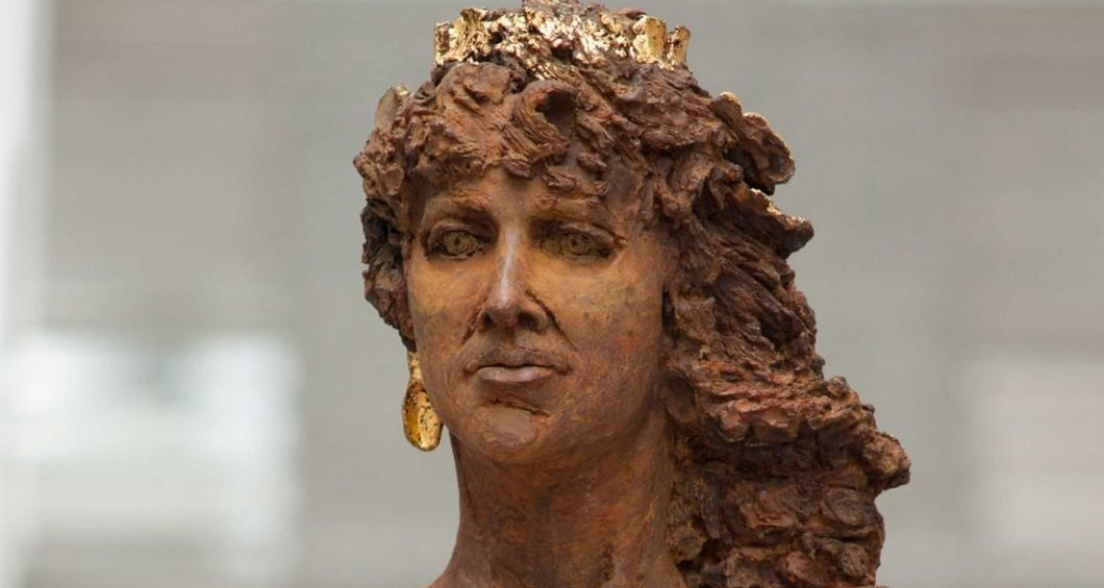 Bertha von Suttner statue.jpg