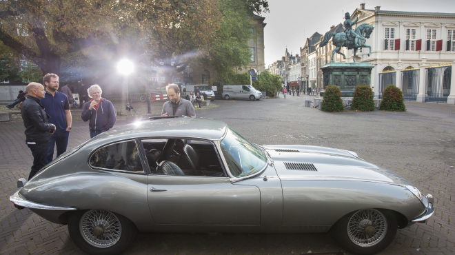 Scope-filming buiten paleis noordeinde