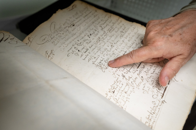 Inventory list of Baruch Spinoza first item in four kilometres of new archive. Photo credit Martijn Beekman