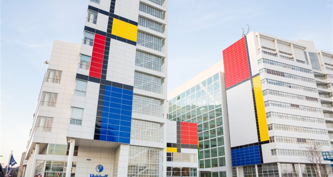 stadhuis Den Haag met Mondriaan dressing