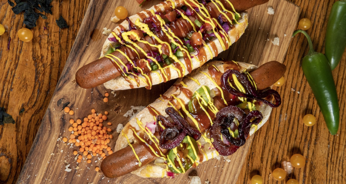 Meat you halfway hotdog of Olijck Foods picture credits Frenkie-MYHW