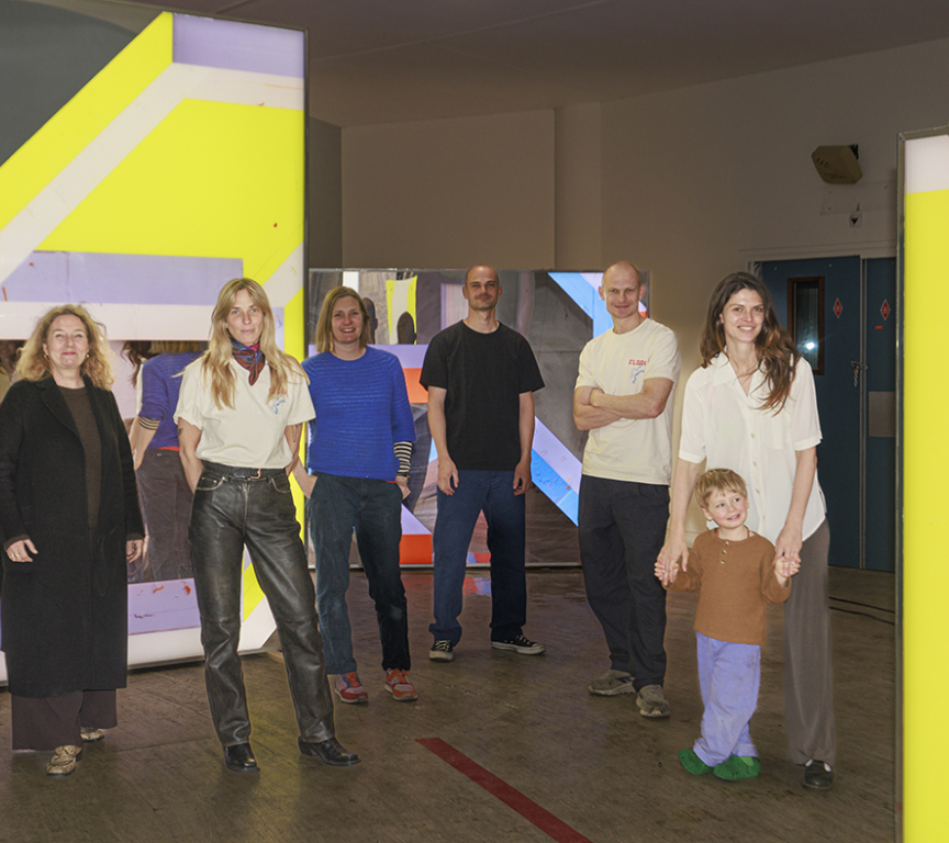 BinnenhofBuiten doneert spiegelend kunstwerk van Marleen Sleeuwits aan Flora Restaurant en Filmhuis