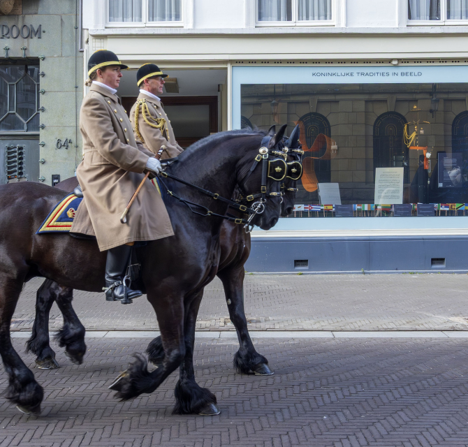 Den Haag opent het voorjaar op koninklijke wijze met uitbreiding van themawandeling ‘Royal Tour’