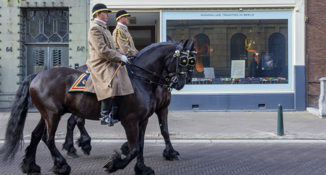 Den Haag opent het voorjaar op koninklijke wijze met uitbreiding van themawandeling ‘Royal Tour’