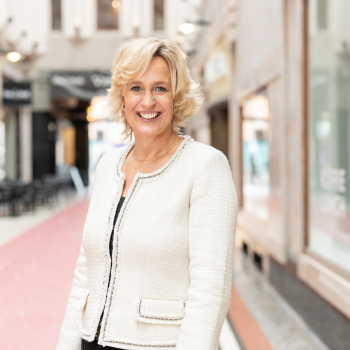 Eline van Hees - International Conference Advisor The Hague & Partners