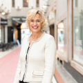 Eline van Hees - International Conference Advisor The Hague & Partners