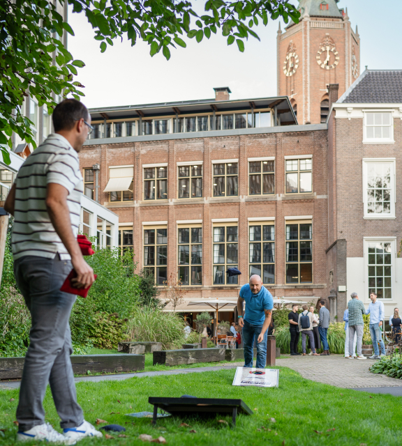 Playing games in the garden of Het Nutshuis